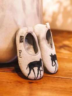 Toni Pons Slippers | ELEFANT - Zapatillas de casa para niños inspiradas en la obra de Salvador Dalí | ELEFANT