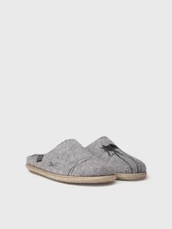 Toni Pons Slippers | FORTALESA - Zapatillas de casa para hombre inspiradas en la obra de Salvador Dalí | FORTALESA