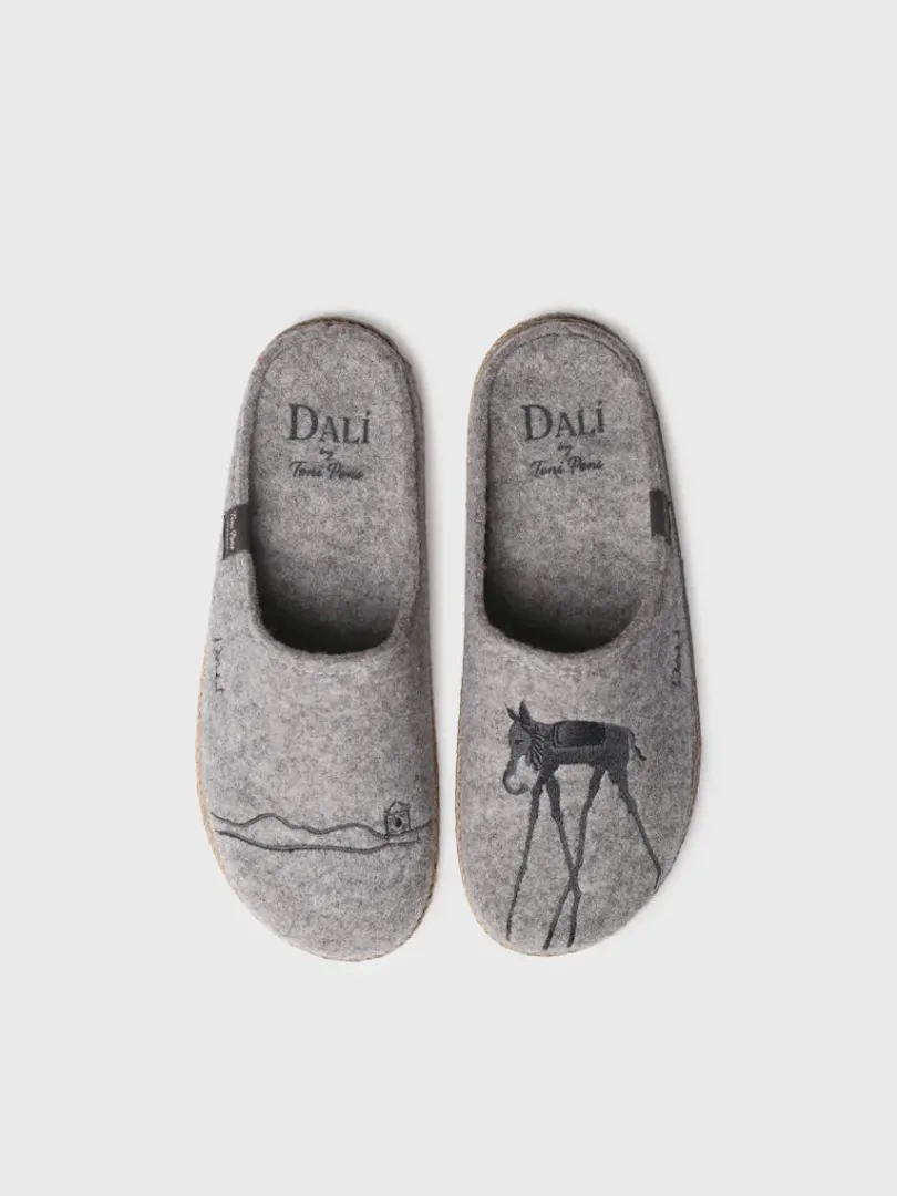 Toni Pons Slippers | FORTALESA - Zapatillas de casa para hombre inspiradas en la obra de Salvador Dalí | FORTALESA