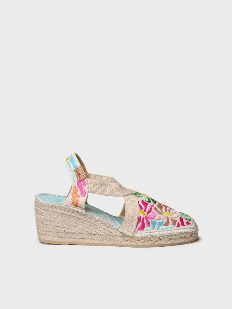 Toni Pons Cuñas Medias | Cerradas | MONTJOI - Alpargata de cuña de mujer con bordados multicolor | MONTJOI