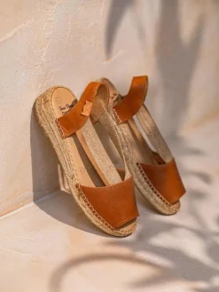 Toni Pons Abiertas | Cuñas Bajas | TALA - Alpargata de mujer en piel con cuña y elásticos para un calce más ancho | TALA