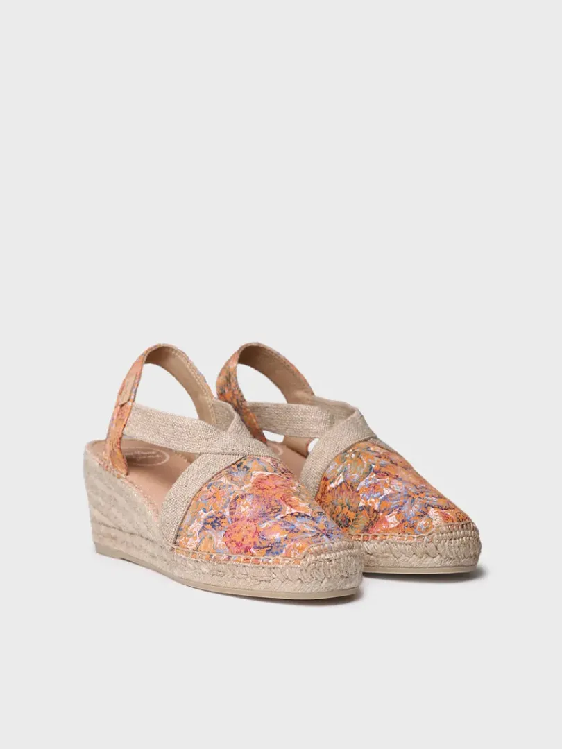 Toni Pons Cuñas Medias | Cerradas | TELVA-LL - Alpargata de mujer en piel estampada con cuña y elásticos | TELVA-LL
